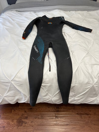 Blueseventy Men’s Medium wet suit