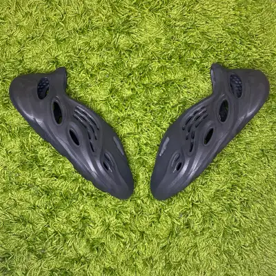 Adidas Yeezy Foam RNNR Onyx, View more