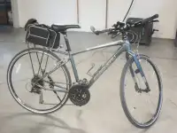 Vélo hybride /de ille moy Urbania