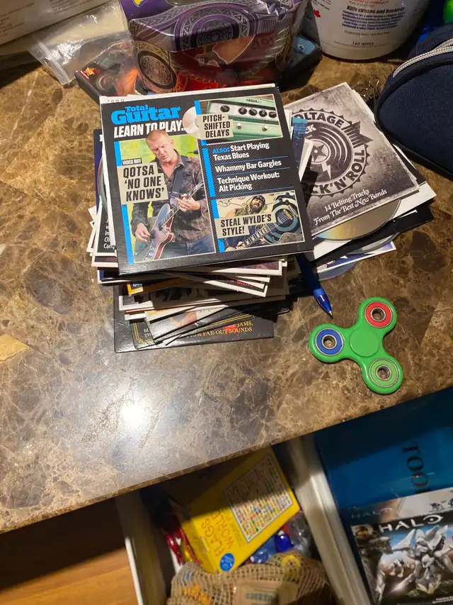 Total Guitar Magazines in Guitars in Oakville / Halton Region - Image 4