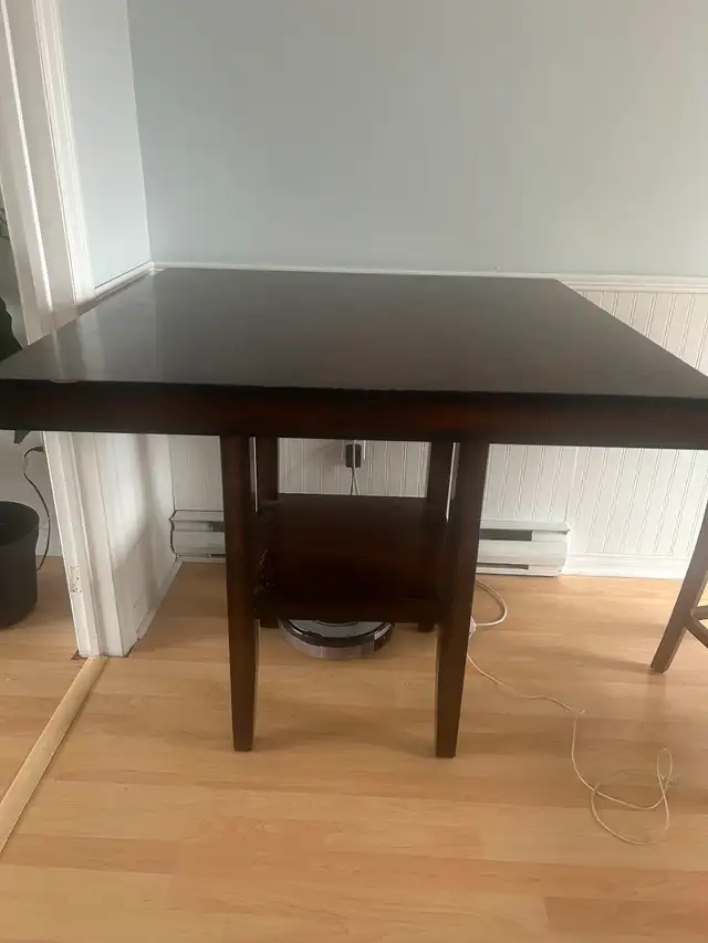 Dinning Table high top in Dining Tables & Sets in City of Halifax - Image 3
