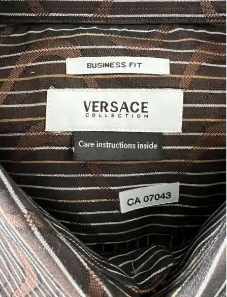 VERSACE Men's Designer Dress Shirt Size:16/42  ( L )NEW with Tag in Men's in Markham / York Region - Image 4