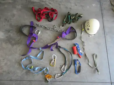 Caving Frog system rig (sit /stand) for rappelling & ascending. Hardly use: Petzel helmet Petzel cav...