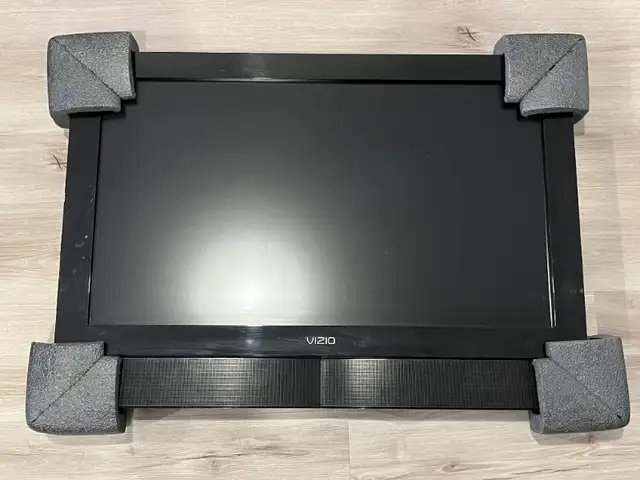 Vizio VW32L 32" 1080i HD LCD Television in TVs in Kitchener / Waterloo - Image 4