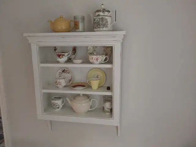 HANGING DISPLAY CABINET64407491992323122