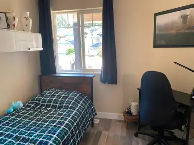 Room for rent - pineview behind Costco on bus route