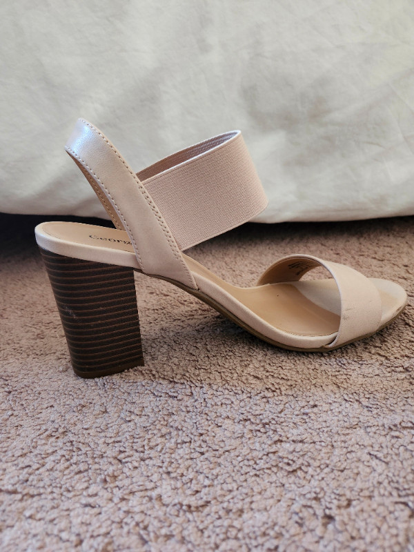 Nude Coloured Sandals (Womens Size 7.5 - 8) in Women's - Shoes in Mississauga / Peel Region