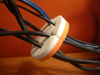 Computer cable organizer / Organiseur de câble informatique