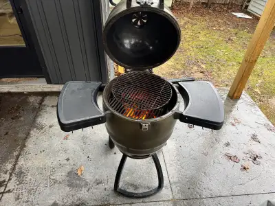 Broil King Keg - Smoker, charcoal BBQ, View more