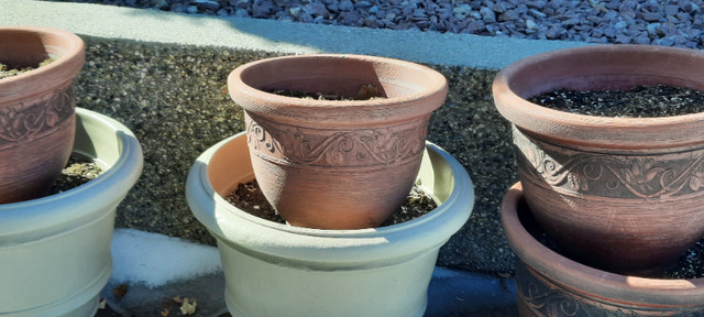Plant flower pots in Plants, Fertilizer & Soil in Lethbridge - Image 2