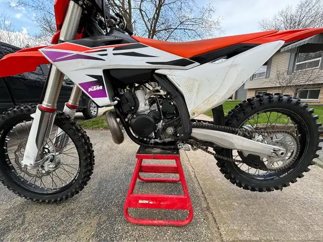 2024 KTM 250SX in Dirt Bikes & Motocross in Brantford - Image 5