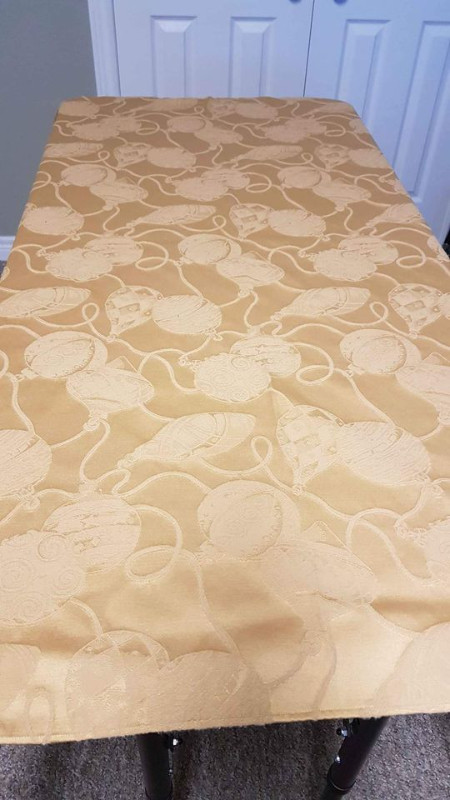 Small Gold Christmas Tablecloth - Custom Made in Kitchen & Dining Wares in Peterborough - Image 2