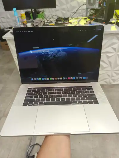 MacBook pro 2017, View more