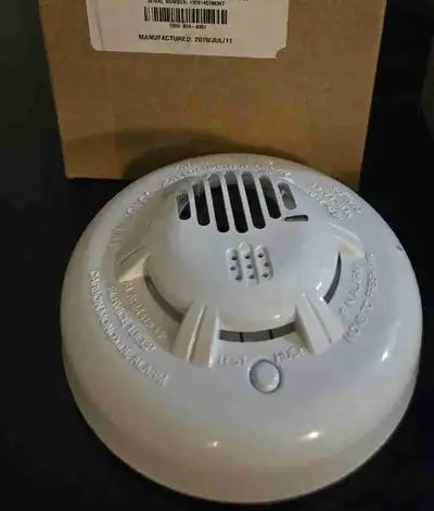 I'm selling an Apollo wireless carbon monoxide alarm, model number 51000-307. This unit is new, stil...