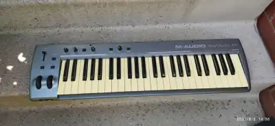 M-Audio KeyStudio 49i MIDI Controller, View more