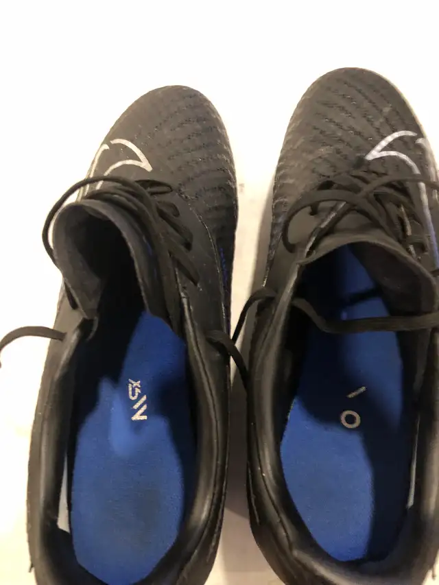 Nike Soccer Cleats Size 8 in Soccer in City of Toronto - Image 6