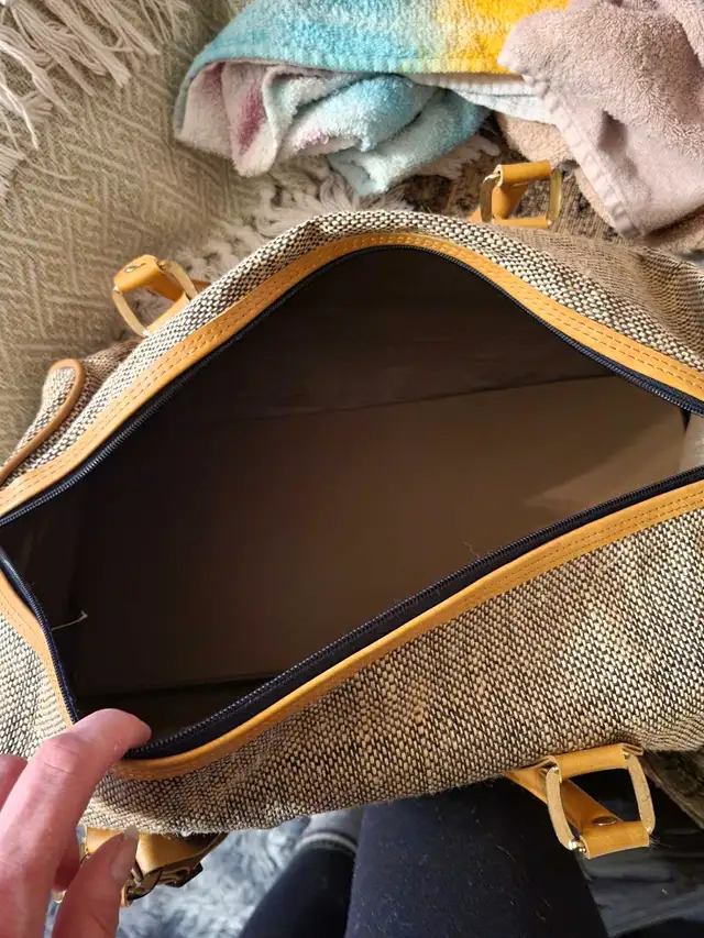 Vintage Fifth Avenue bag. Amazing condition!63660964616705122