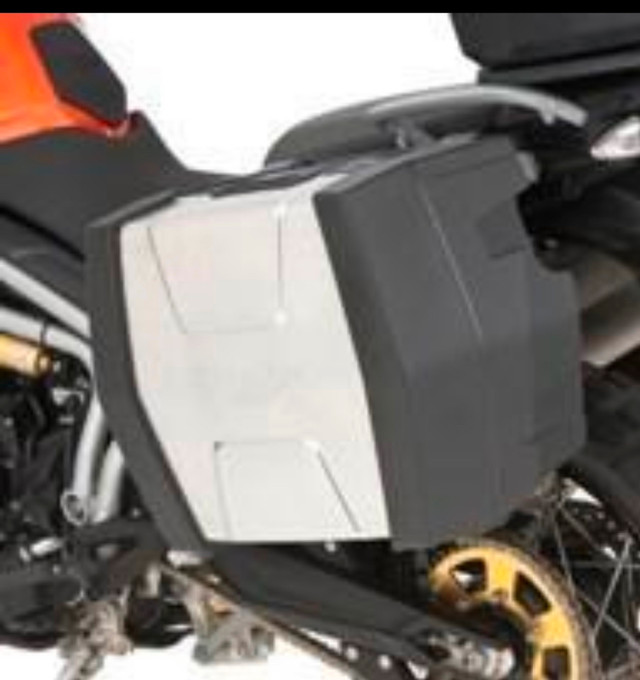 Triumph Tiger Panniers Hard Case Boxes Adventure Bags   A9508143 in Other in Barrie - Image 3