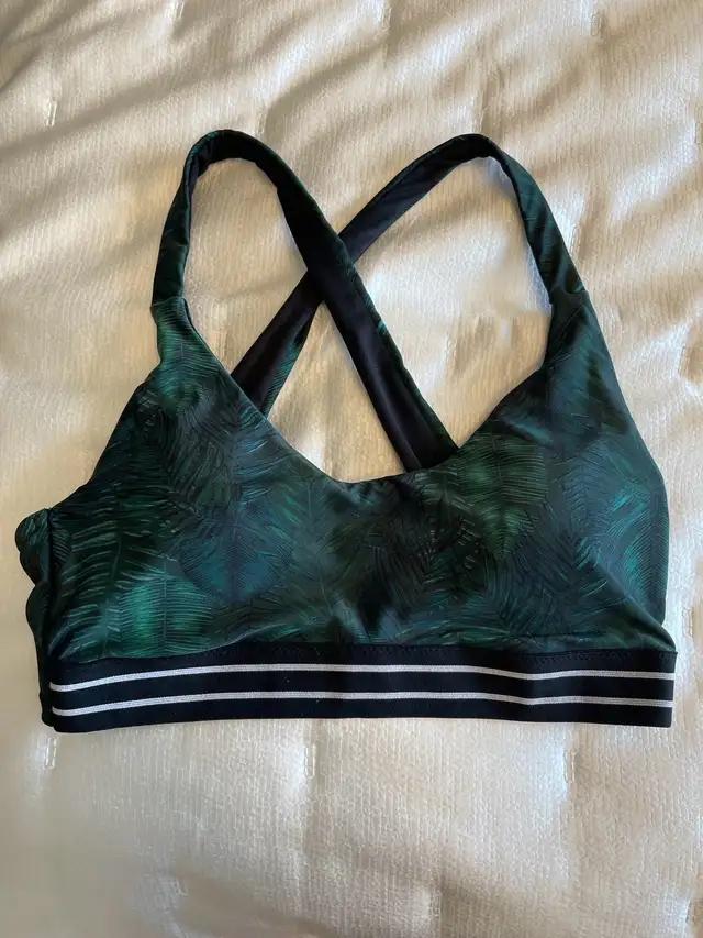Haut bikini tropical Gr S/M - Lebourgneuf in Women's - Tops & Outerwear in Québec City - Image 2