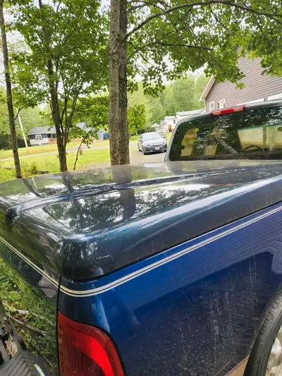 In great condition hard cover for Ford F150. Call 506 897 3019 $500 obo