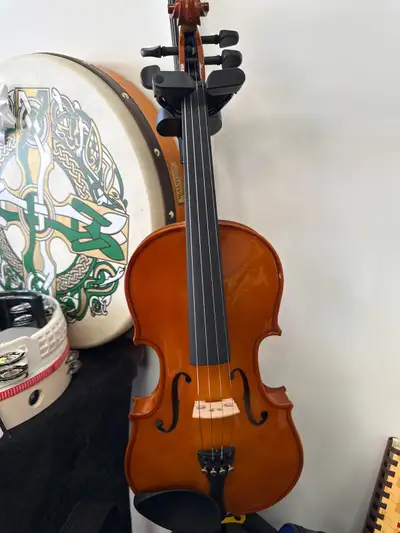 Stenter 4/4 Violin outfit with case and bow, View more