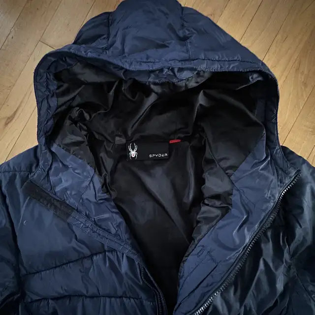 Spider Hooded Puff Jacket Men’s Large in Men's in Calgary - Image 7