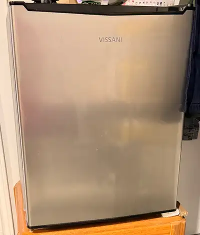 Vissani Mini Fridge with Freezer – Works Great, View more