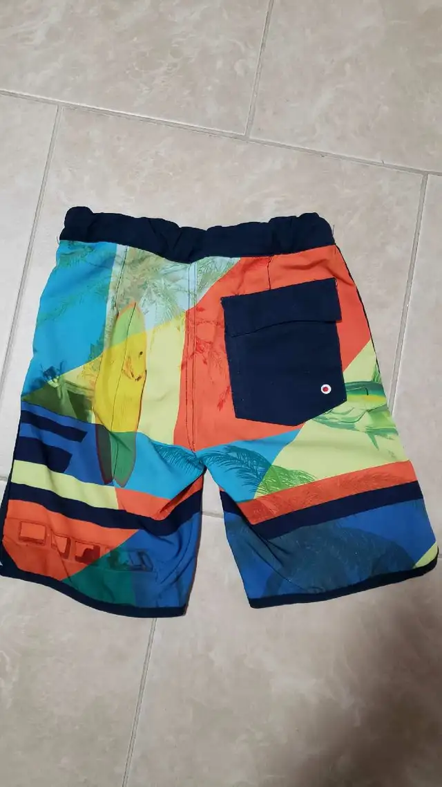 Maillot de bain pour garçon 8 ans in Kids & Youth in Laval / North Shore - Image 5