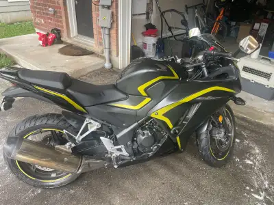 Great beginner-friendly sport bike with sporty styling and smooth performance. Powered by a reliable...