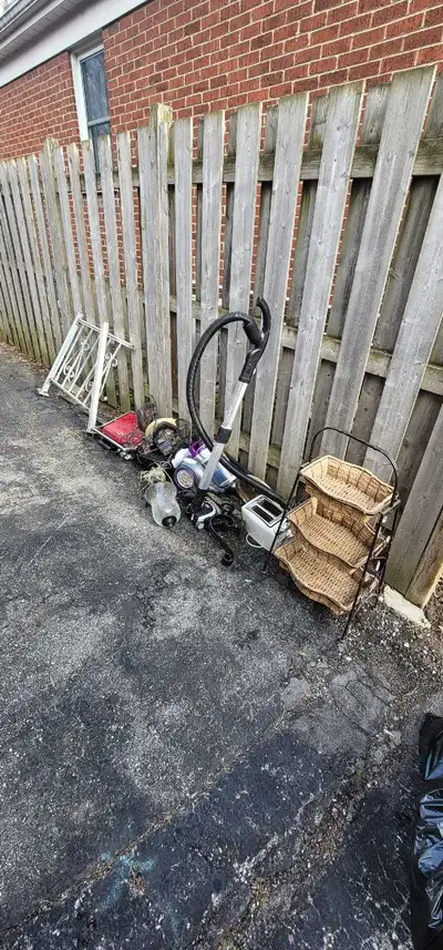 free metal-electric items for pick up Oshawa must go today, View more