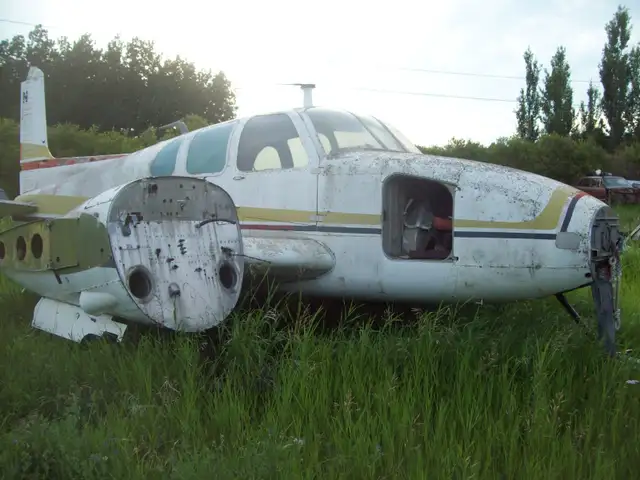 assortment of cessna 150 aircraft part's for sale plus a twin in Other in Regina - Image 3
