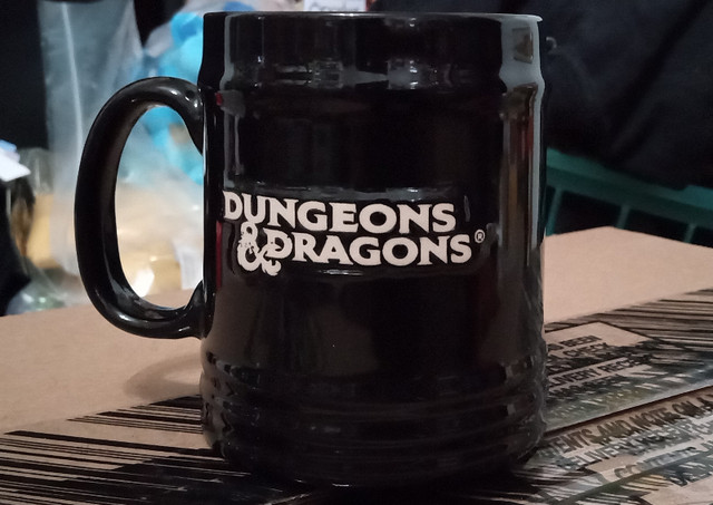 Tasse à café 12oz Dungeons &amp; Dragons Coffee Mug (Open Box) dans Autre  à Ville de Montréal