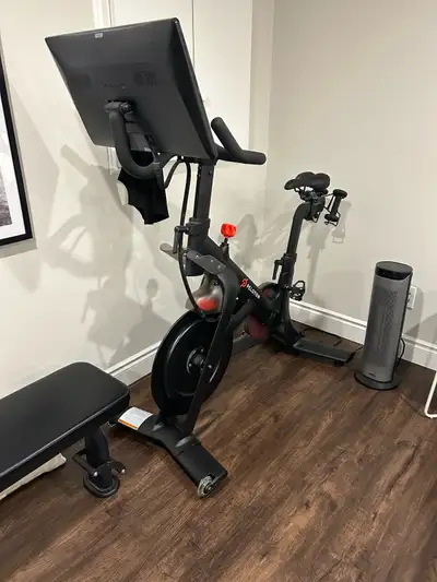 Upgrading to tread mill - time for bike to go. Bought new in 2021. Comes with paid of 39 and 43 size...