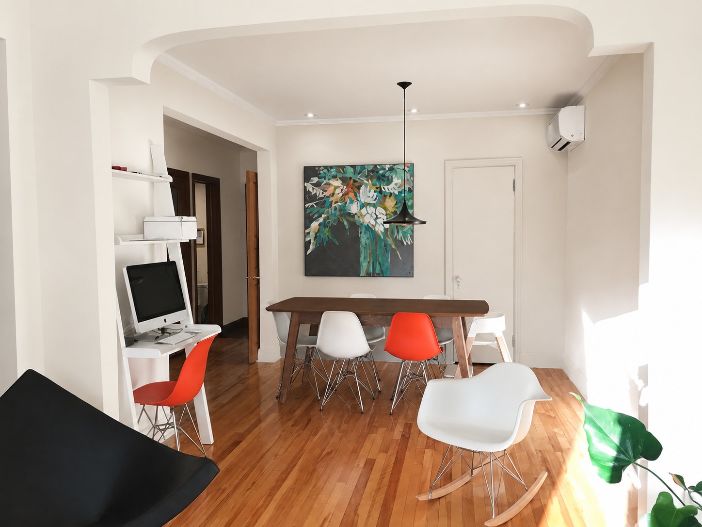 Grand 8½ de style maison de ville – 1 700 pi² – / Spacious 8½ To — photo 1