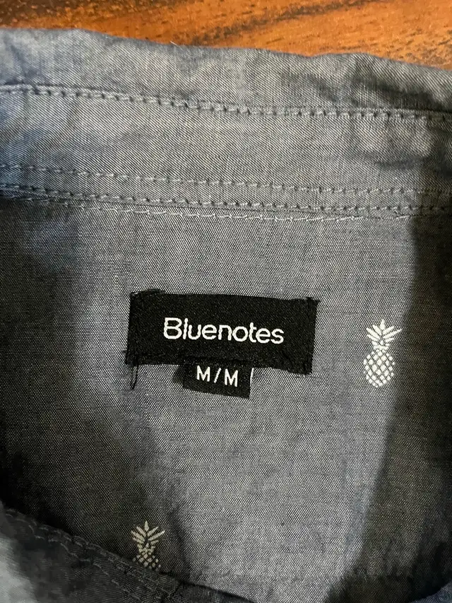 Bluenotes men’s medium light blue shirt, pineapple print in Men's in Oshawa / Durham Region - Image 3