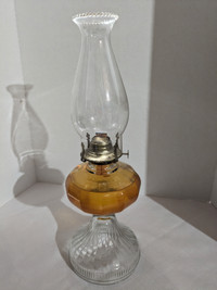 VTG oil/  kerosene lamp with original chimney and wick