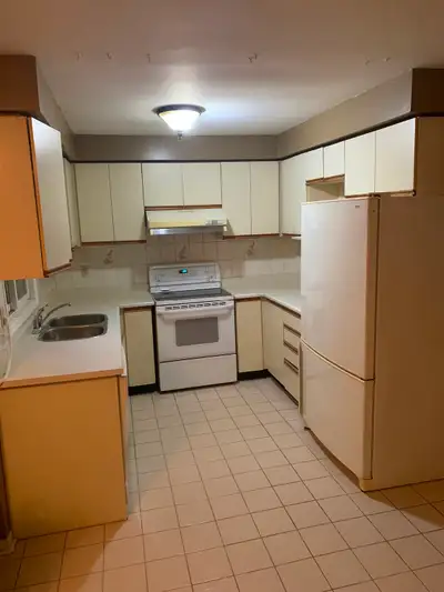 Room for Rent in Upper Level House Available Dixe/Queen. Move Today!! African Refugee and Cohub/Coha...