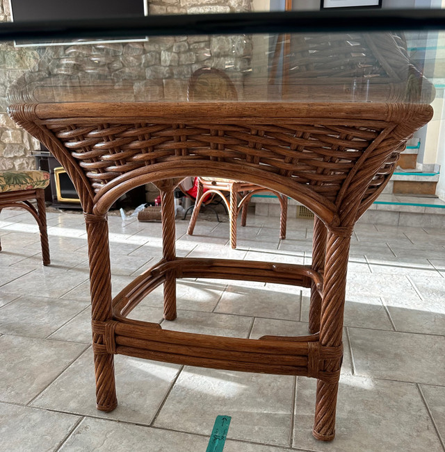 Rattan/Wicker solid dining set in Dining Tables & Sets in Leamington - Image 2