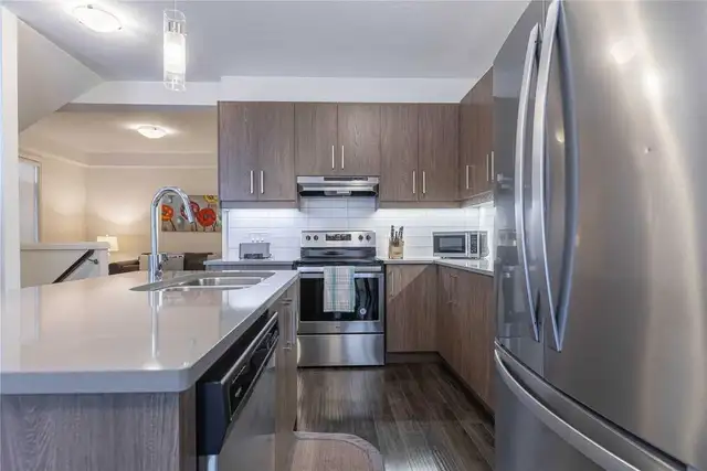 4 BR Modern Corner Townhome(Southdale)_From November 1st