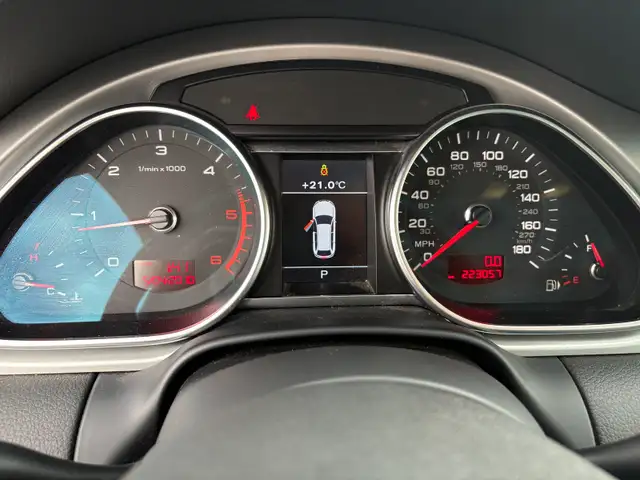 2011 Audi Q7530297076309053445
