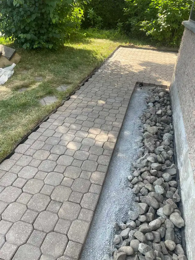 Interlocking Paver Repair and Installation538899677667010562