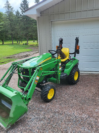 John deere 1023 compact loader tractor