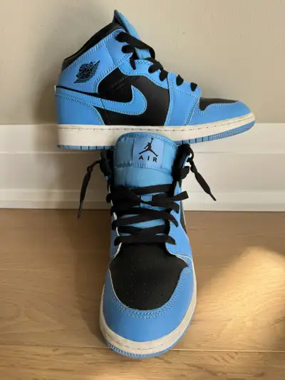 Air Jordan 1 MID(GS) Size 5Y, View more