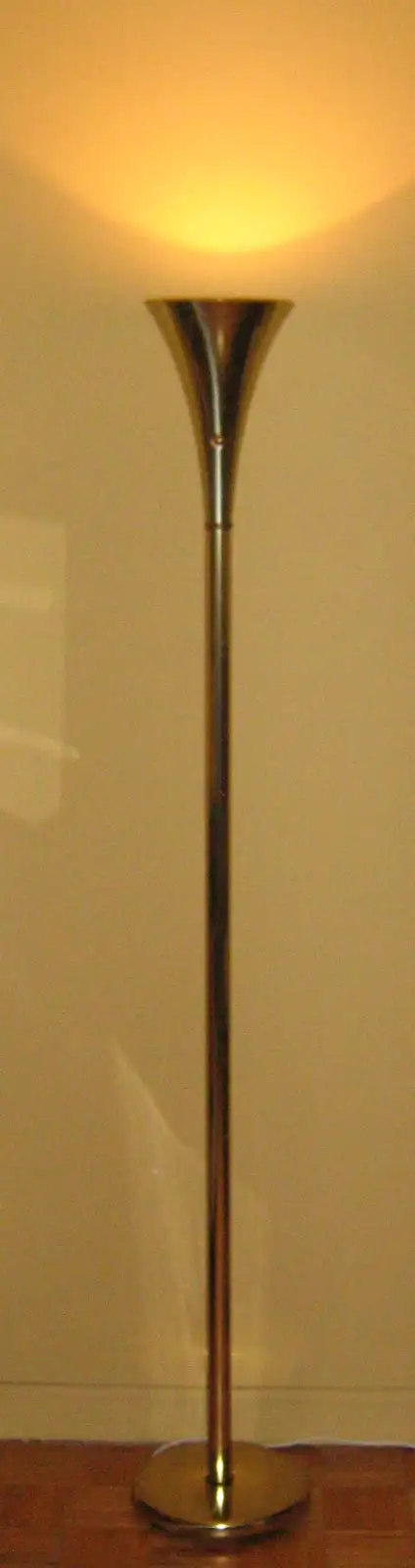 Vintage Mid Century Brass Torchiere Floor Lamp by Laurel Lamp Co in Indoor Lighting & Fans in City of Toronto - Image 9