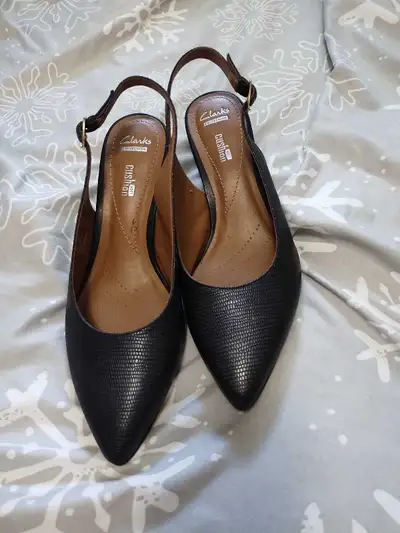 Ladies size 7 dressy shoes, View more