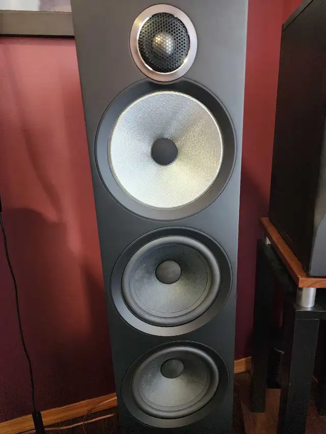 Bowers & Wilkins 603 S3 (2024) in Speakers in Strathcona County - Image 3