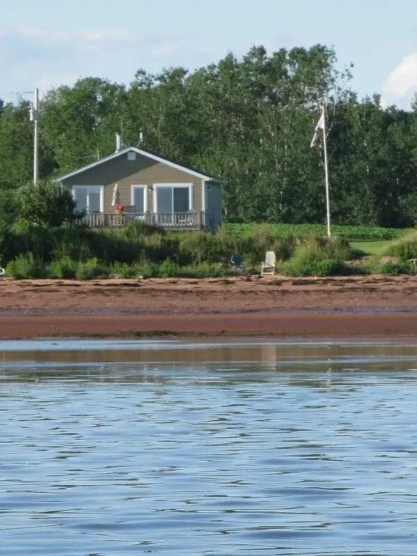 OCEAN SIDE COTTAGES in BEAUTIFUL POINT PRIM (Bluenose) in Prince Edward Island in Canada - Image 2