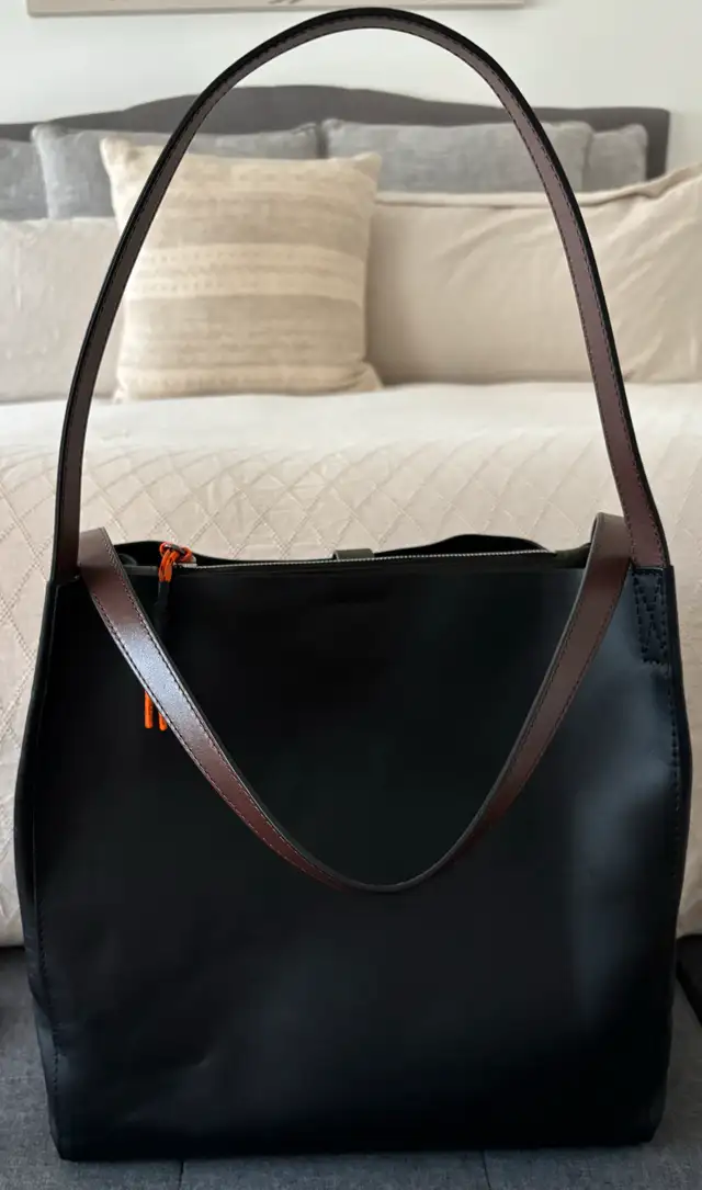 Rag and Bone Tote in Bags & Luggage in City of Montréal - Image 4