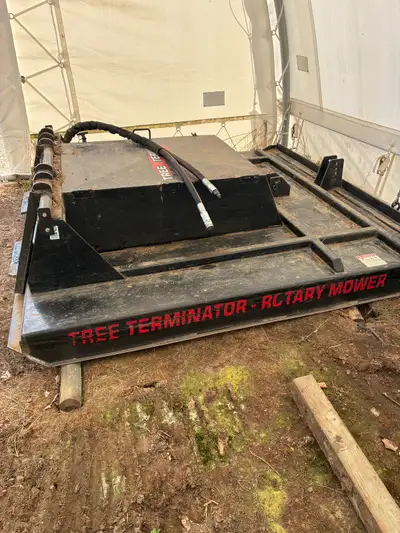 Skidsteer low flow HD Brush cutter by Grace Manufacturing. 76” - 78”cut, up to 4” diameter trees. Co...