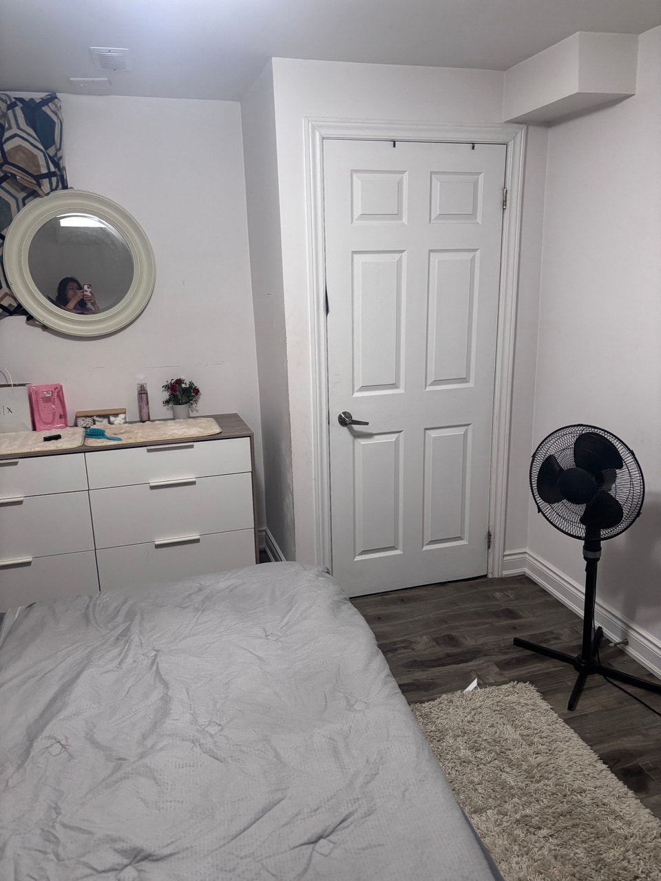 2 bedroom bsmt apartment, NOV 1 3